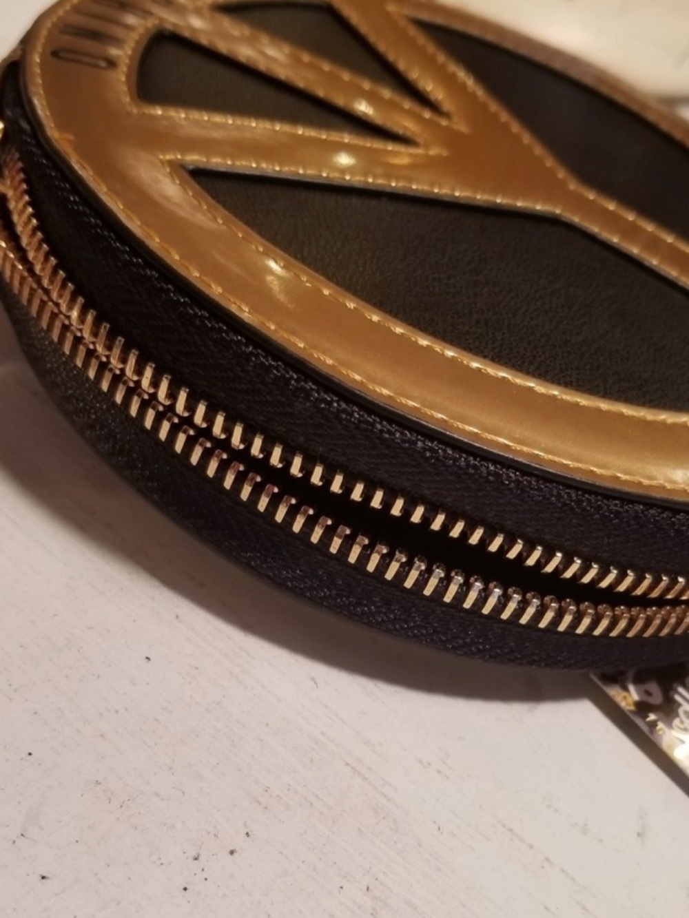 Moschino H&M Peace Sign Round Pouch Black Gold Leather - Picture 3 of 4